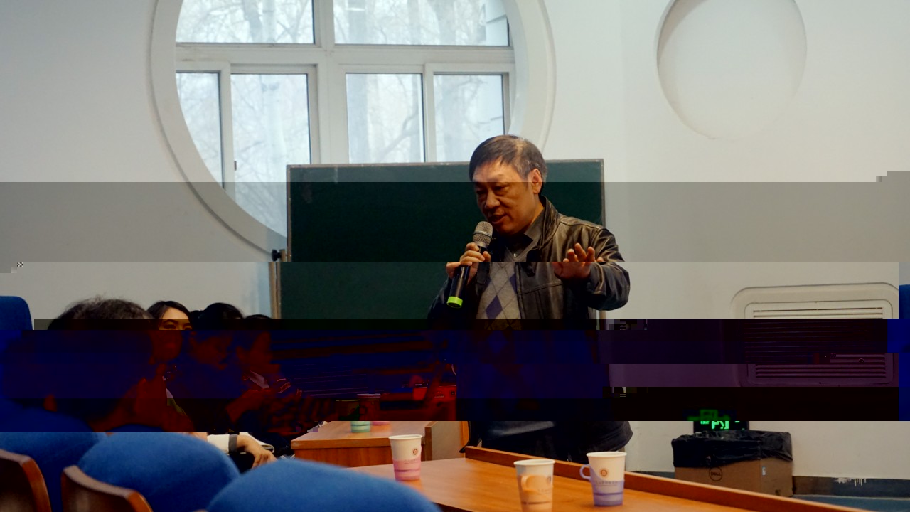 主持人胡象明教授